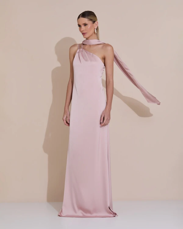 Vestido de Festa Longo em Cetim Fluido um Ombro Só com Lenço Rose Nude