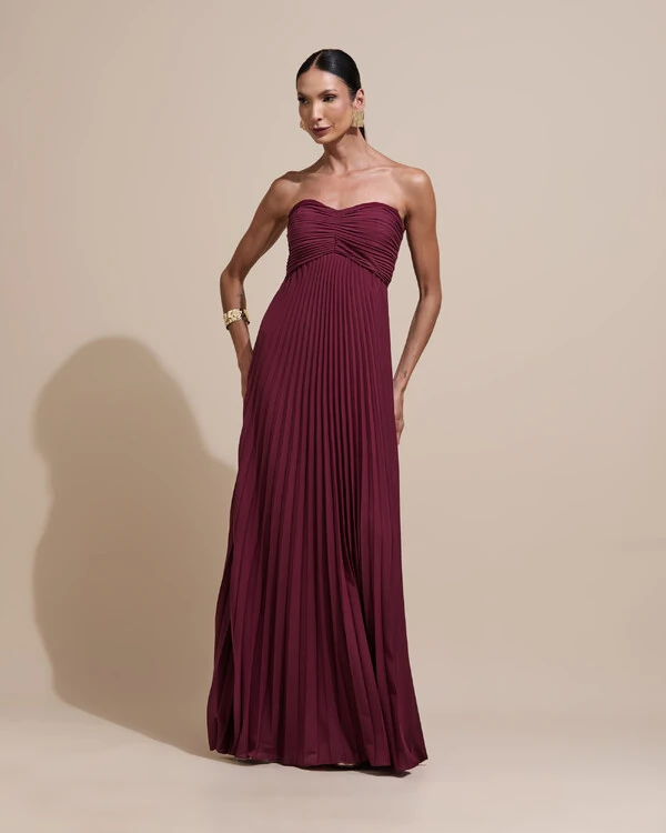 Vestido de Festa Longo Tomara que Caia Plissado com Lenço Marsala Escuro
