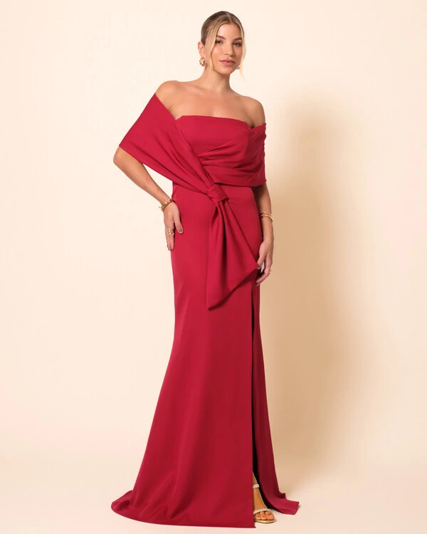 Vestido de Festa Longo Alfaiataria Ombro a Ombro Laço e Fenda Cereja