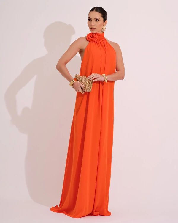 Vestido Longo Crepe Chiffon Frente Única Fluido Flor Removível Laranja