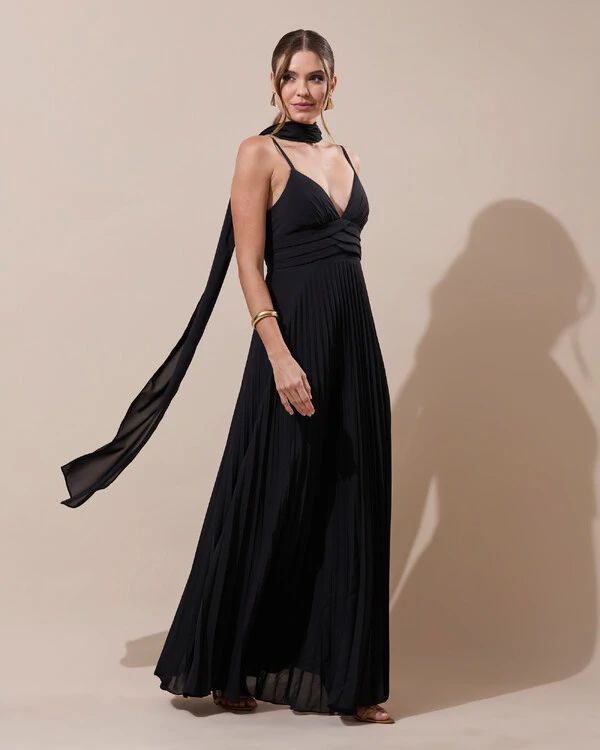 Vestido de Festa Longo Plissado Crepe Chiffon com Alça e Lenço Preto