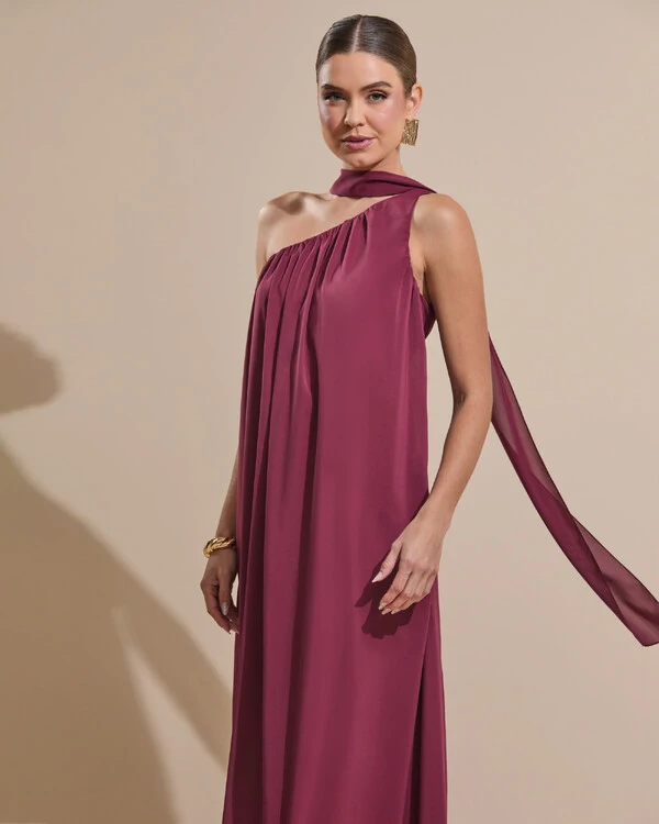 Vestido de Festa Longo Crepe Fluido um Ombro Só com Lenço Marsala