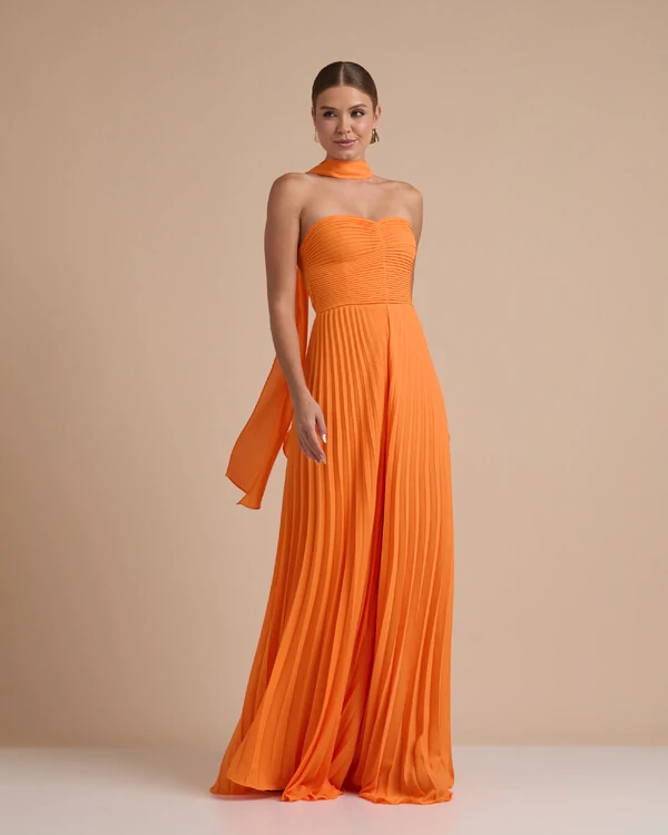 Macacão de Festa Longo Crepe Chiffon Tomara que Caia Plissado com Lenço Laranja