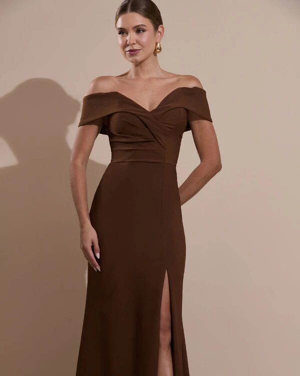 Vestido de Festa Longo Alfaiataria Ombro a Ombro com Fenda Marrom