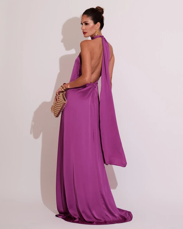 Vestido de Festa Gola Alta com Decote nas Costas Acetinado Fúcsia