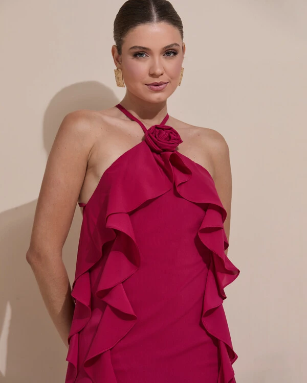 Vestido de Festa Longo Crepe Chiffon Frente Única Babados Cascata e Flor Cereja