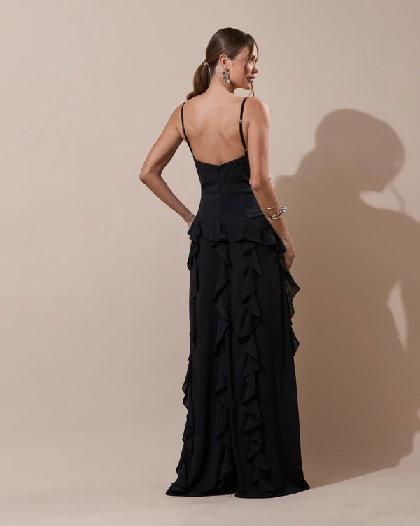Vestido de Festa Longo Decote V Crepe Chiffon Babados Cascata e Fenda Preto