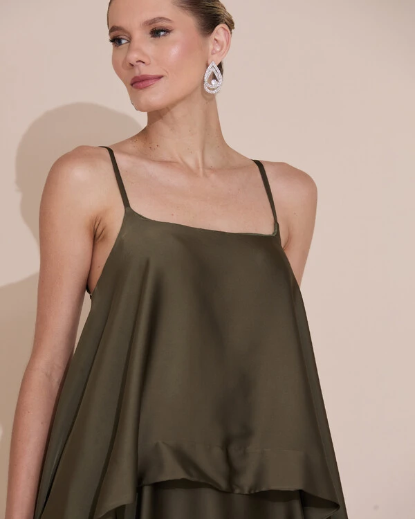 Vestido de Festa Longo Decote Reto Alças Finas Cetim Camadas Verde Oliva