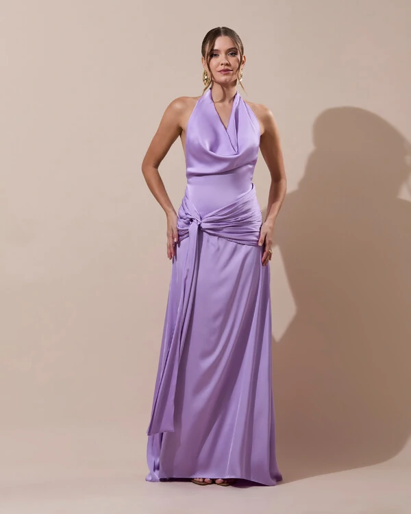 Vestido de Festa Longo Cetim Frente Única Degagê com Faixa Drapeada Lilás