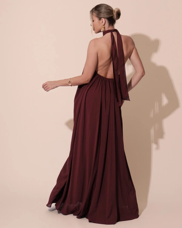 Vestido Longo Crepe Chiffon Frente Única Fluido Flor Removível Marsala