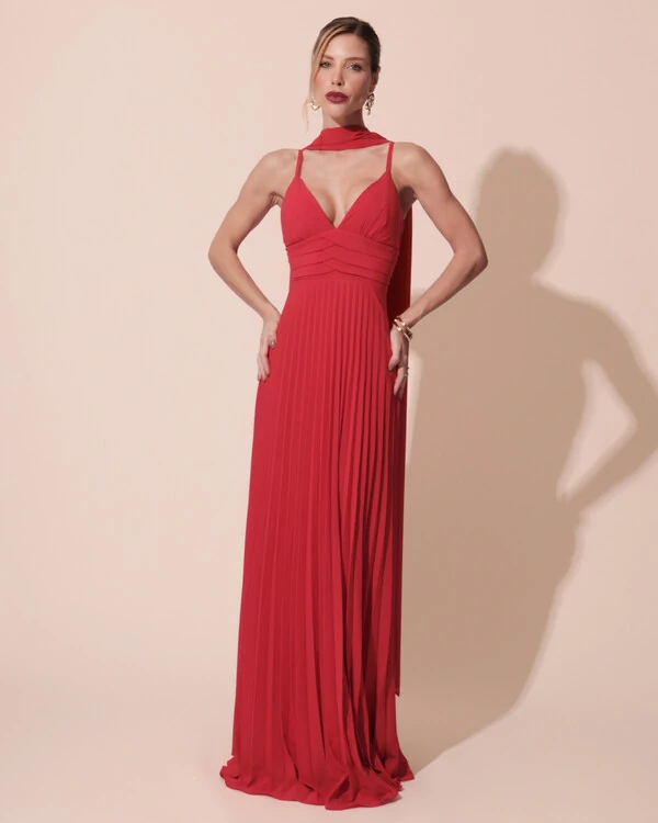 Vestido de Festa Longo Plissado Crepe Chiffon com Alça e Lenço Vermelho
