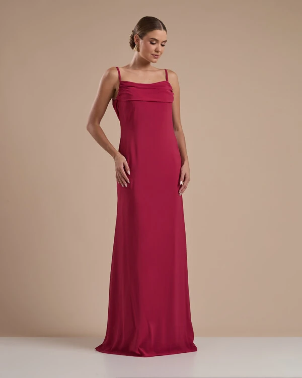 Vestido de Festa Longo Crepe Chiffon Costas Lenço Cauda Cereja