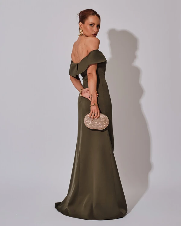 Vestido de Festa Longo Ombro a Ombro com Fenda em Alfaiataria Verde Oliva