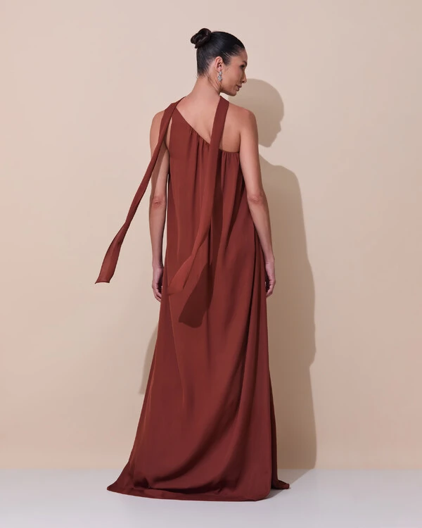 Vestido de Festa Longo Crepe Fluido um Ombro Só com Lenço Marrom New