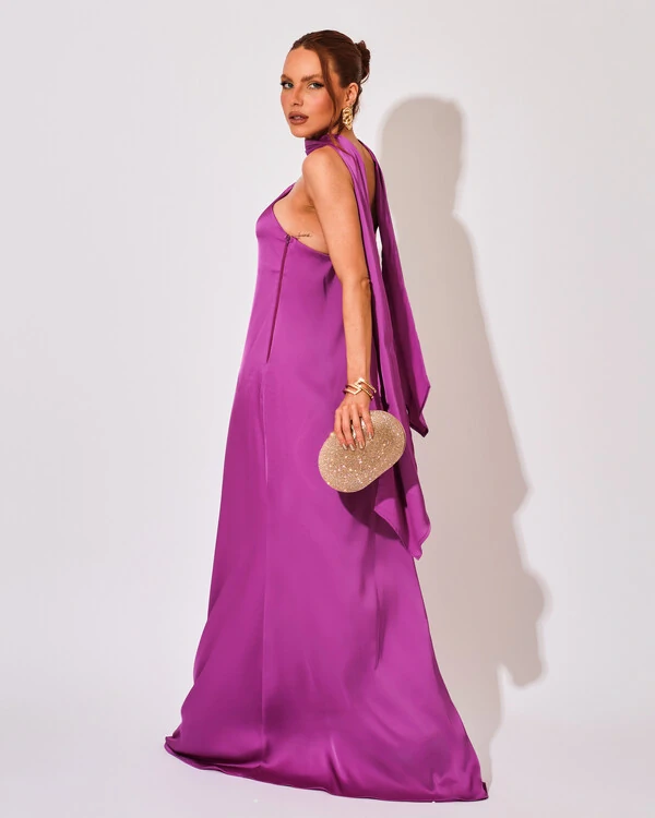 Vestido de Festa Longo em Cetim Fluido um Ombro Só com Lenço Fúcsia