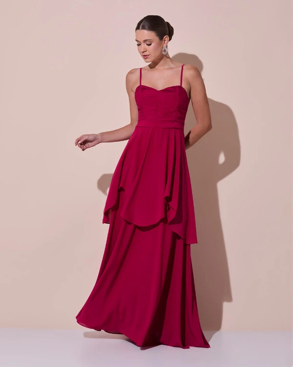 Vestido de Festa Longo Decote Coração Plissado Crepe Chiffon Babados Cascata Cereja