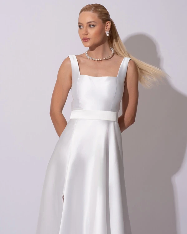 Vestido de Festa Longo Zibeline com Fenda e Faixa Branco