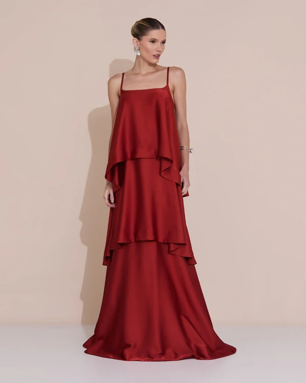 Vestido de Festa Longo Decote Reto Alças Finas Cetim Camadas Terracota