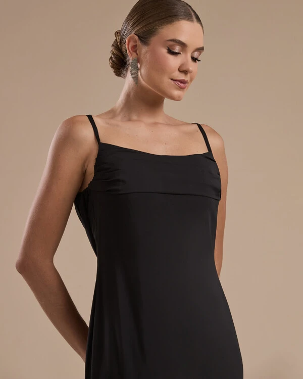 Vestido de Festa Longo Crepe Chiffon Costas Lenço Cauda Preto