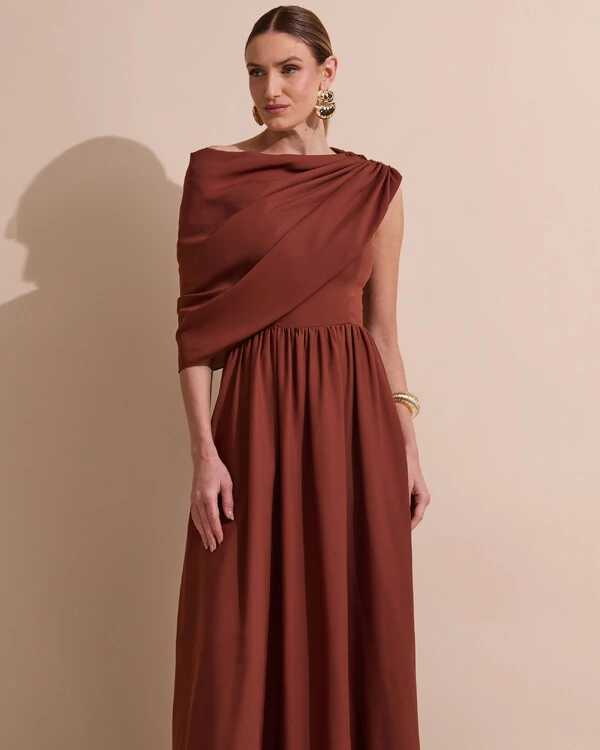 Vestido de Festa Longo Um Ombro Só Crepe Chiffon Capa Drapeado Marrom New