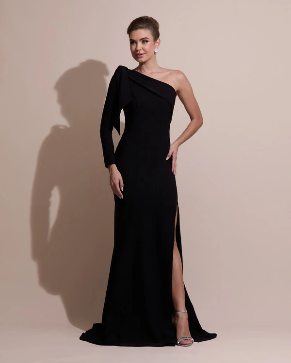 Vestido de Festa com Laço de Um Ombro em Alfaiataria Fenda Preto
