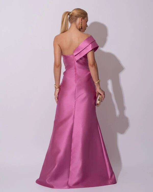 Vestido de festa Longo Zibeline Faixa Drapeada Ombro e Fenda Rosa