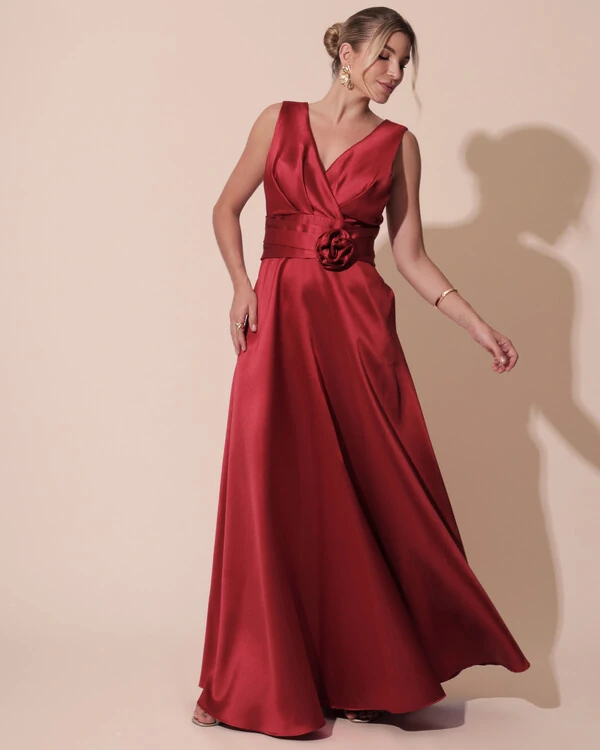 Vestido de Festa Longo Plus Size Zibeline Faixa e Flor Marsala