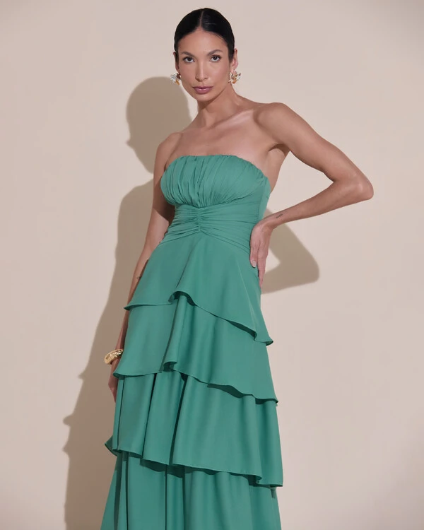 Vestido de Festa Longo Tomara que Caia Drapeado Crepe Chiffon Babados Camadas Verde Matcha Escuro