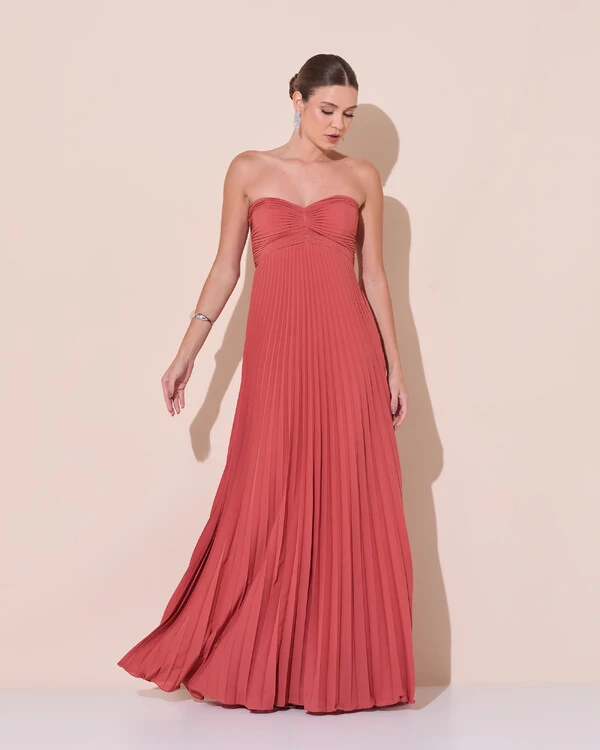 Vestido de Festa Longo Tomara que Caia Plissado com Lenço Terracota