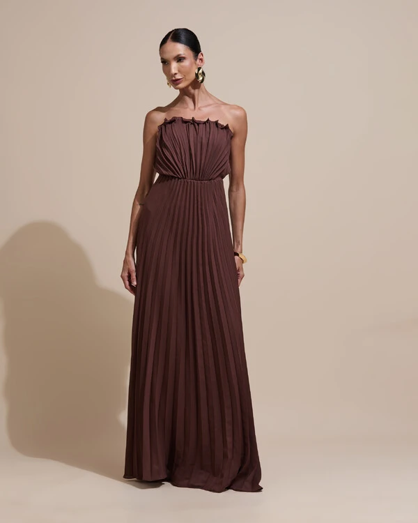 Vestido de Festa Longo Tomara que Caia Plissado Detalhe Marrom