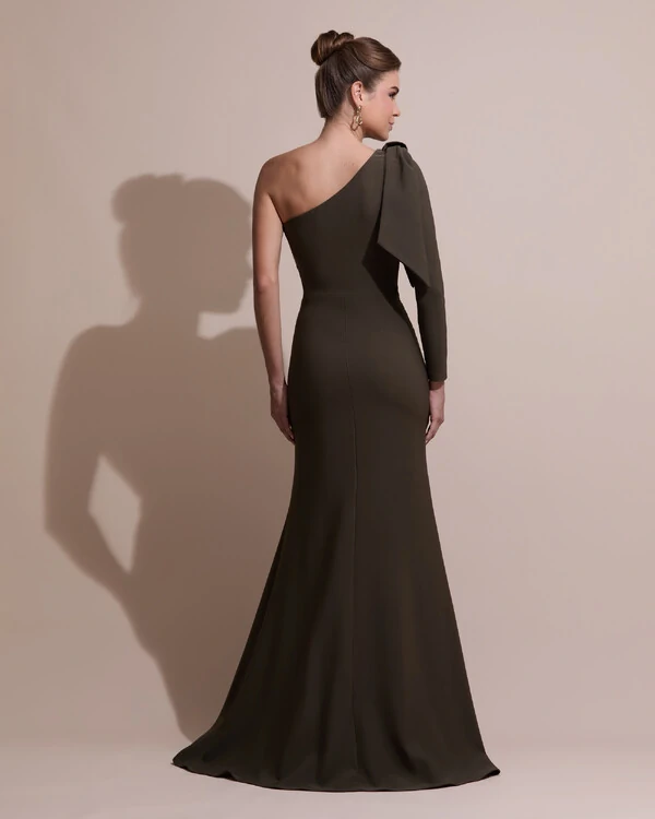 Vestido de Festa com Laço de Um Ombro em Alfaiataria Fenda Verde Oliva