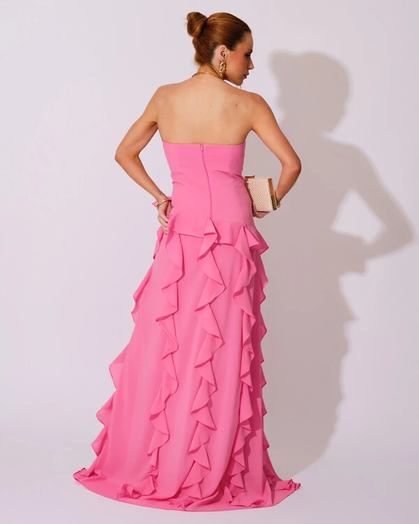 Vestido de festa Longo Tomara que Caia Crepe Chiffon com Bababos Cascata e Fenda Rosa