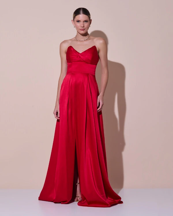 Vestido de Festa Longo Tomara que Caia Cetim Decote Coração Fenda Vermelho