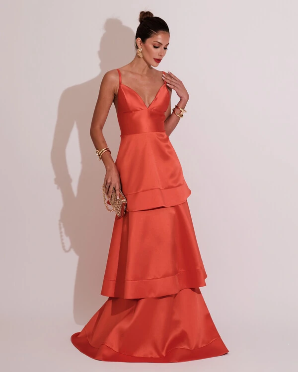 Vestido de Festa Longo Zibeline em Camadas Decote em V com Alças Laranja