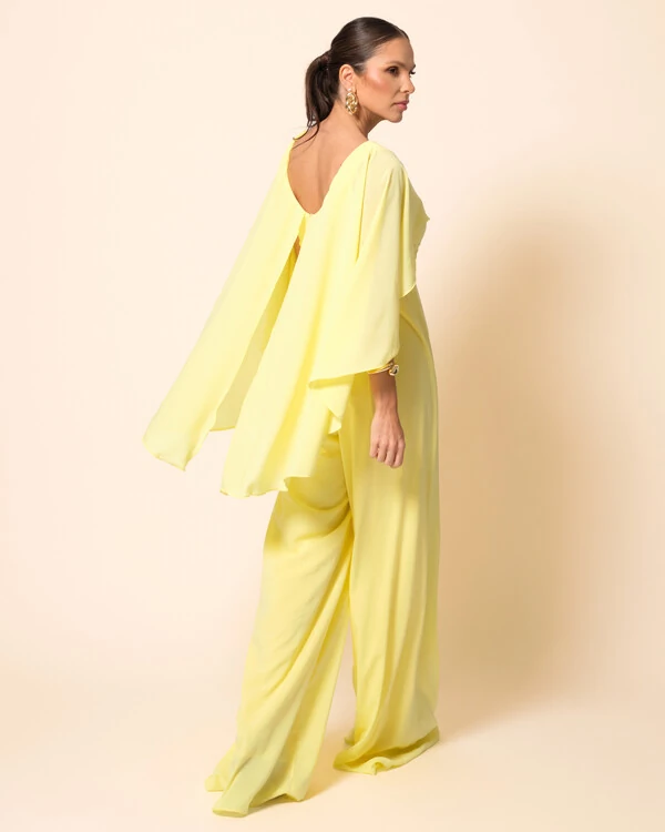 Macacão de Festa Longo Crepe Chiffon com Capa Amarelo Manteiga