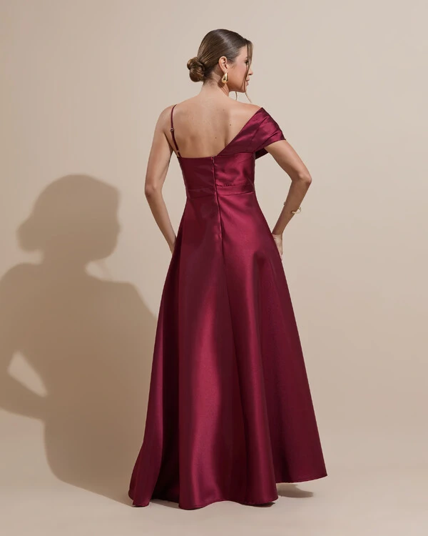 Vestido de Festa longo Faixa Ombro e Fenda Zibeline Marsala Escuro