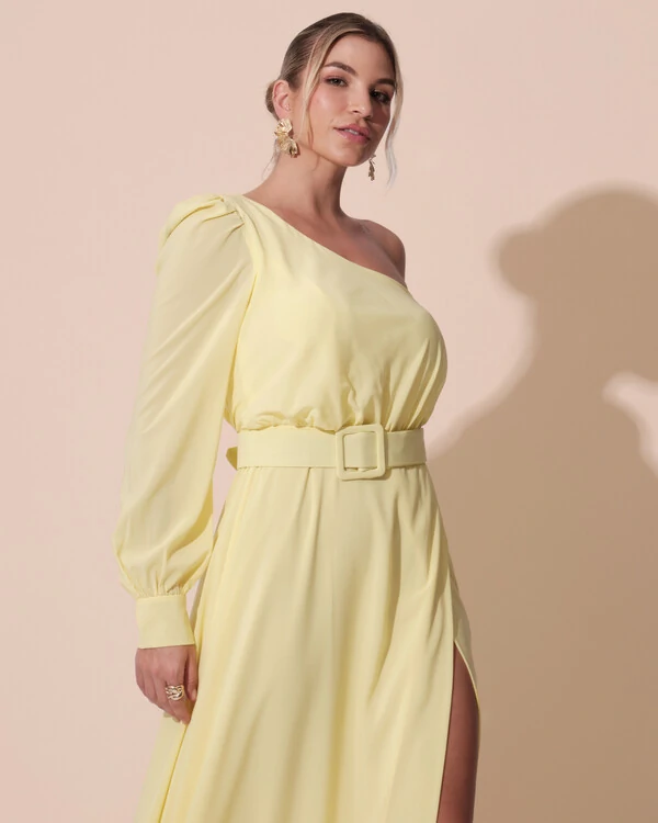 Vestido de Festa Longo um Ombro Só Manga Longa com Cinto Amarelo Manteiga