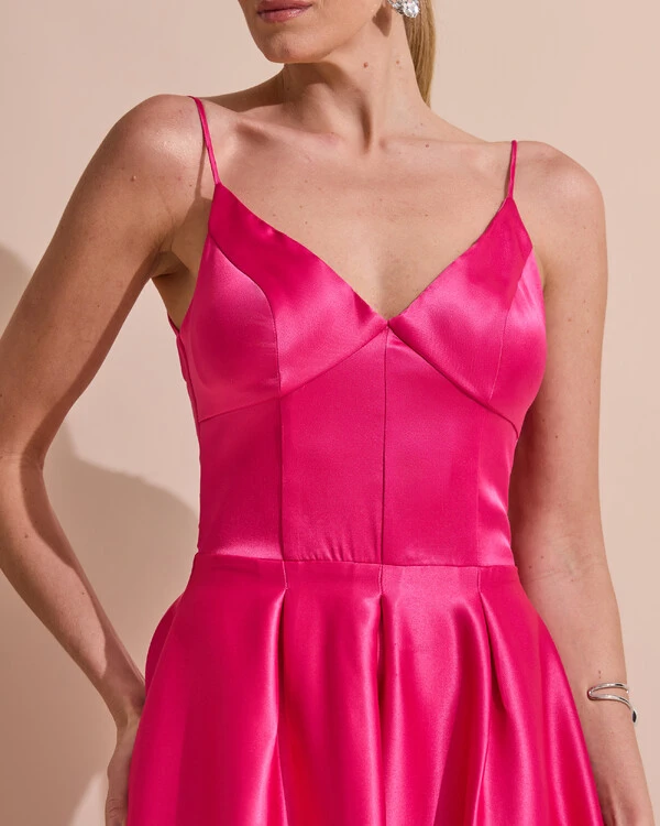 Vestido de Festa Longo Alça Fina Decote V Cetim Saia Evasê Pink