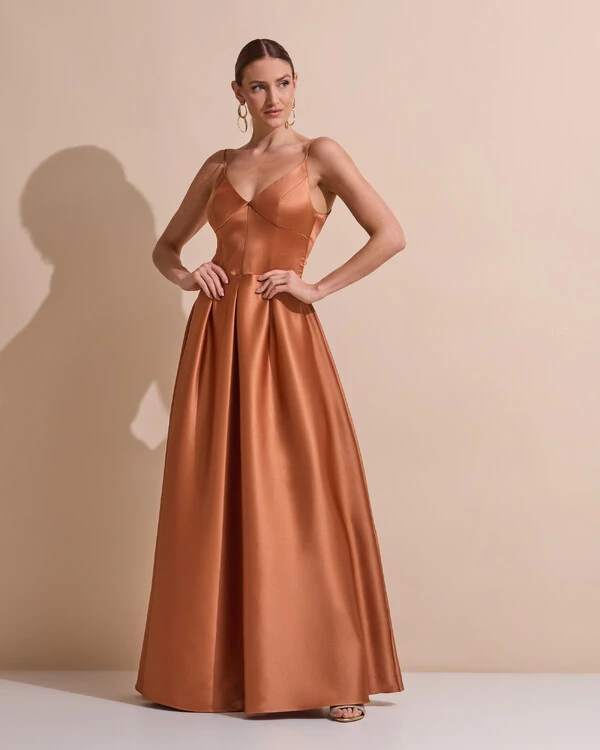Vestido de Festa Longo Alça Fina Decote V Cetim Saia Evasê Mocha Mousse