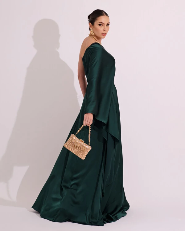 Vestido Longo de Cetim Fluido uma Manga e Detalhe Torcido Verde Escuro