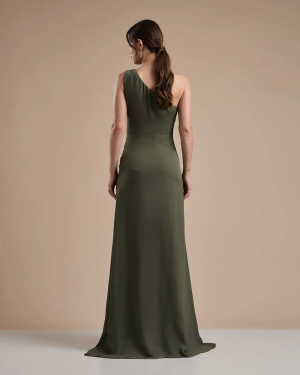 Vestido de Festa Longo Crepe Chiffon Um Ombro Só Drapeado com Babado Cascata Verde Oliva