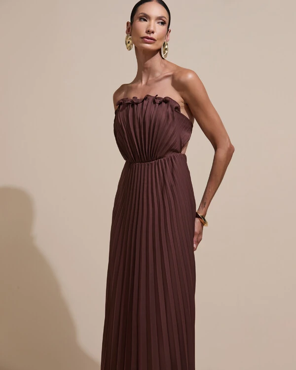 Vestido de Festa Longo Tomara que Caia Plissado Detalhe Marrom