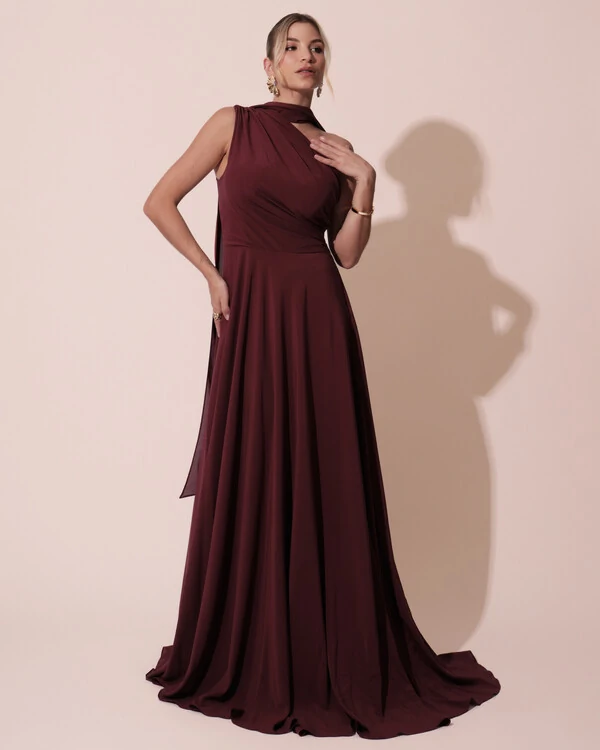 Vestido de Festa Longo Crepe Chiffon Um Ombro Só Drapeado com Lenço Marsala