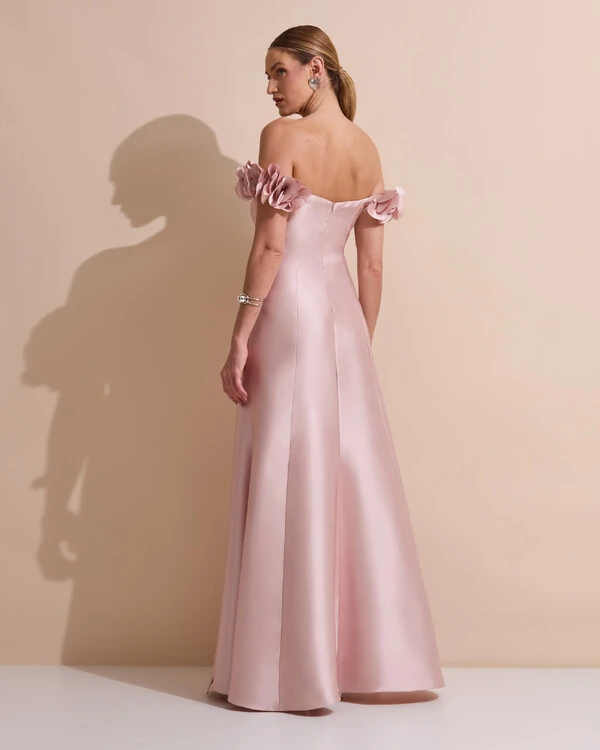 Vestido Longo de Festa Zibeline Ombro a Ombro com Flores e Fenda Rosa Nude