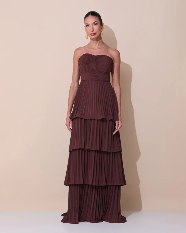 Vestido de Festa Longo Tomara que Caia Crepe Chiffon Plissado Camadas Marrom