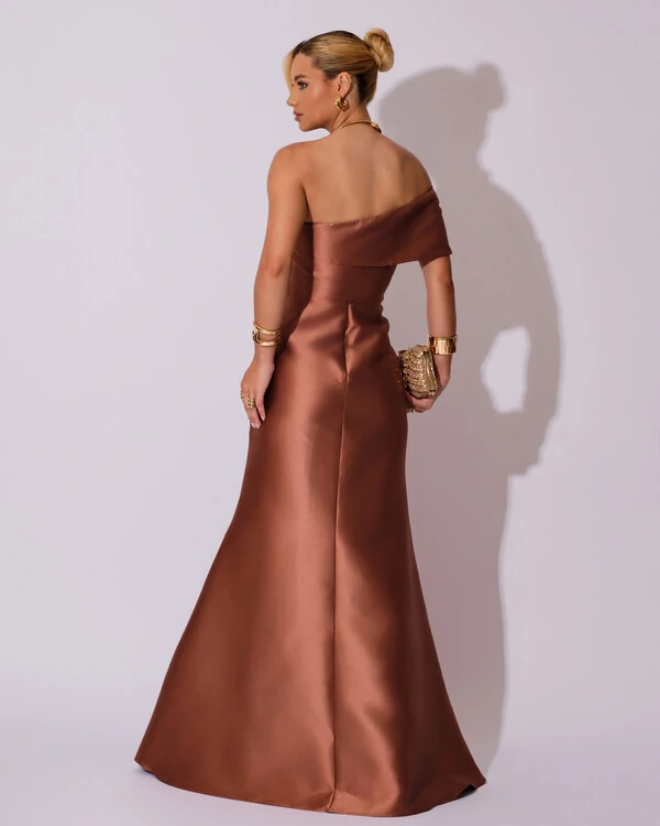 Vestido de Festa Zibeline com Faixa Ombro a Ombro Mocha Mousse