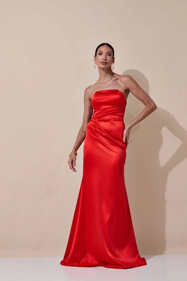 Vestido de Festa Longo Tomara que Caia Cetim Alfaiataria Drapeado Lenço Vermelho