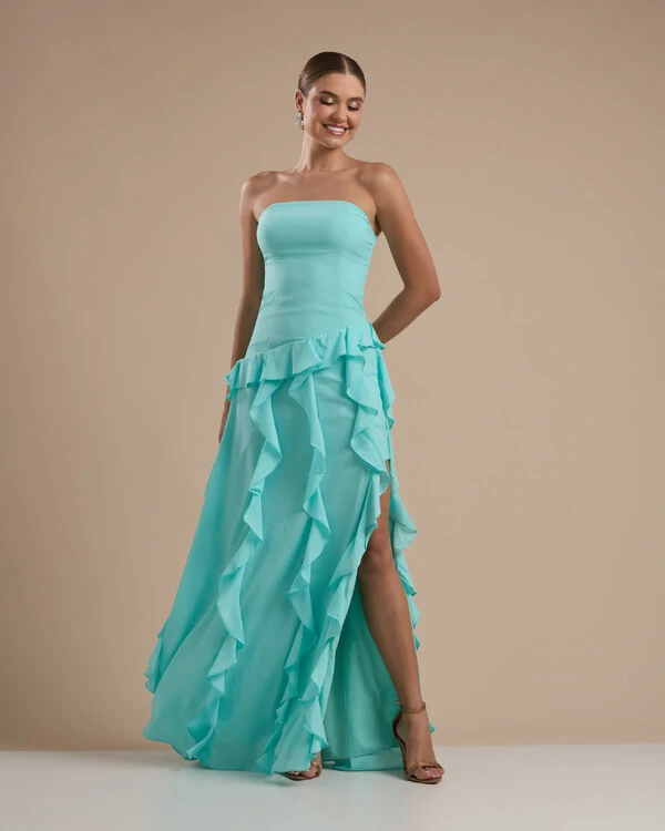 Vestido de festa Longo Tomara que Caia Crepe Chiffon com Bababos Cascata e Fenda Tiffany