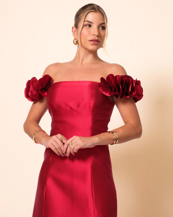 Vestido Longo de Festa Zibeline Ombro a Ombro com Flores e Fenda Marsala