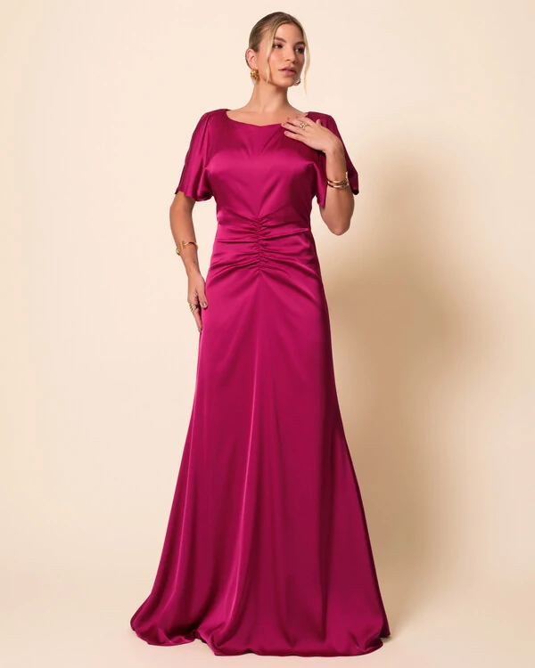 Vestido de Festa Longo Cetim Fluido Manga Curta Drapeado Fúcsia Beterraba